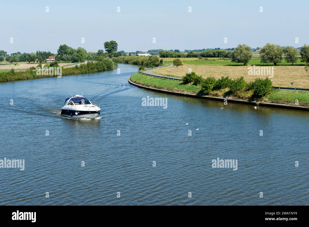 Dixmude EST au Centre du Westhoek Flamand. La viulle EST connue pour le role important qu'elle a joue ainsi que sa plaine environnante dans le deroule Stockfoto