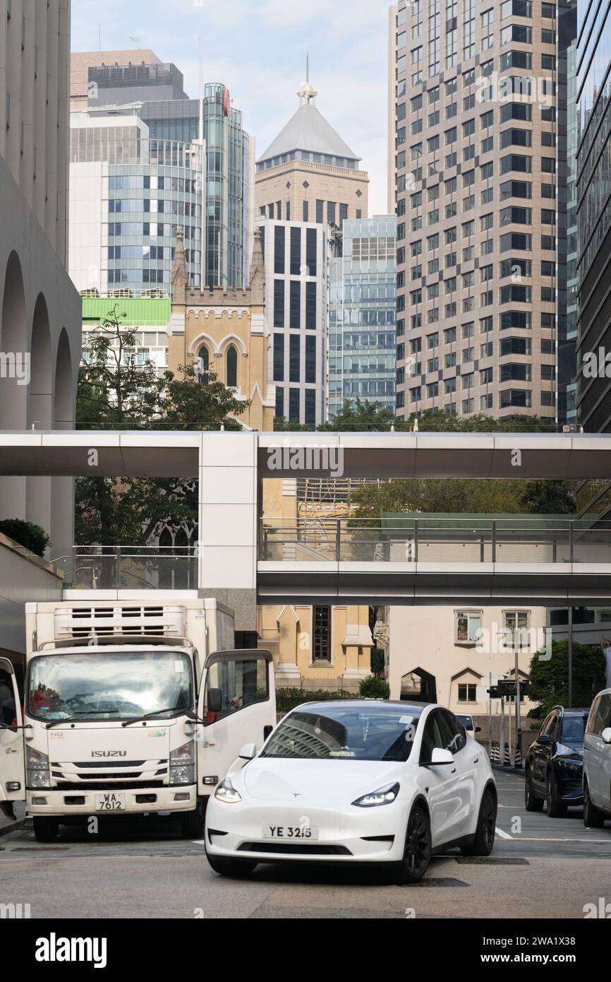 Das Zentrum ist Hongkongs hektisches Geschäfts- und Einzelhandelszentrum mit Wolkenkratzern, eleganten Einkaufszentren und Luxushotels Stockfoto