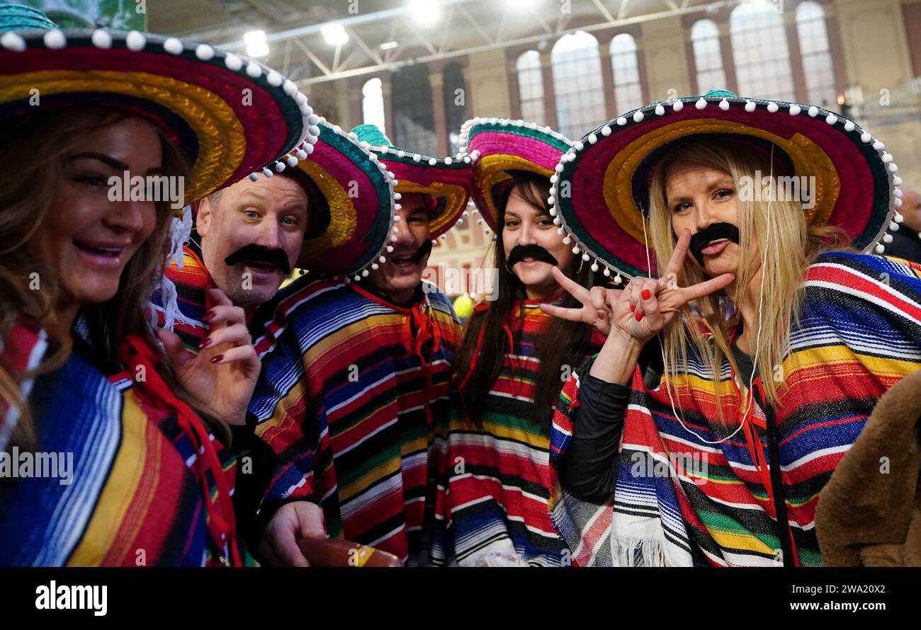 Eine allgemeine Ansicht der Fans am 14. Tag der Paddy Power World Darts Championship im Alexandra Palace, London. Bilddatum: Montag, 1. Januar 2024. Stockfoto