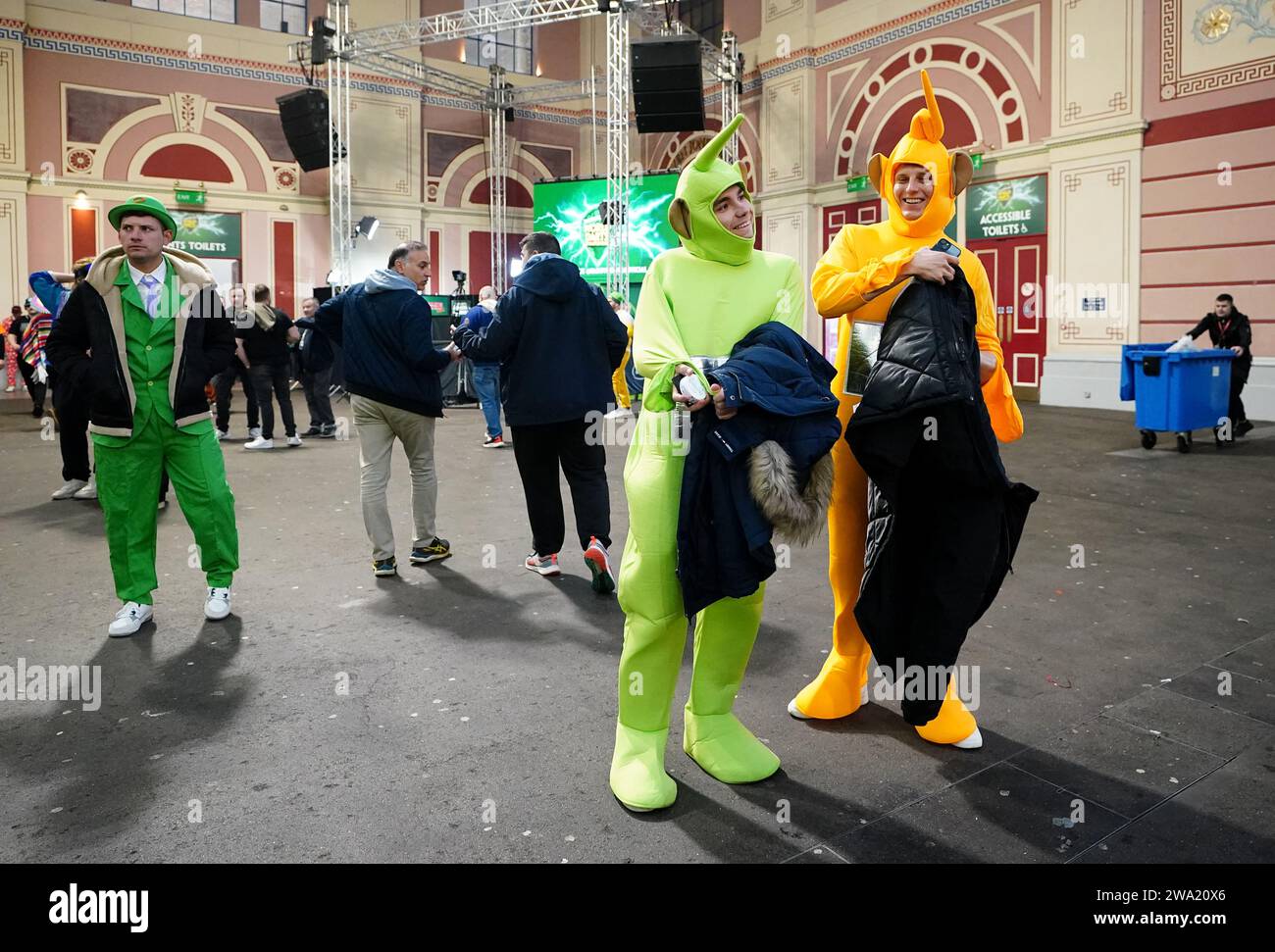 Eine allgemeine Ansicht der Fans am 14. Tag der Paddy Power World Darts Championship im Alexandra Palace, London. Bilddatum: Montag, 1. Januar 2024. Stockfoto
