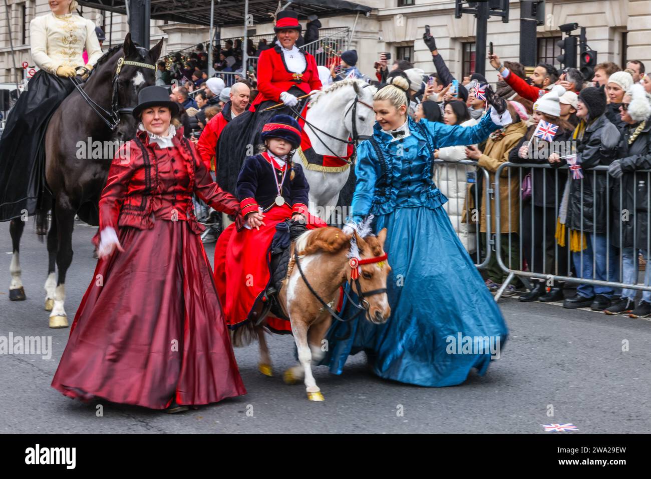 London, Großbritannien. Januar 2024. Die Straßen von Central London werden heute von Menschenmassen besucht, um die 37. Neujahrsparade zu genießen. Quelle: Paul Quezada-Neiman/Alamy Live News Stockfoto