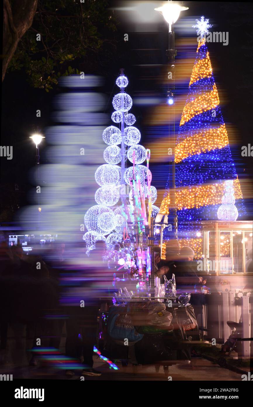 Bournemouth wird von mehr als 100 festlichen Lichtern mit Christmas Tree Wonderland beleuchtet. Stockfoto