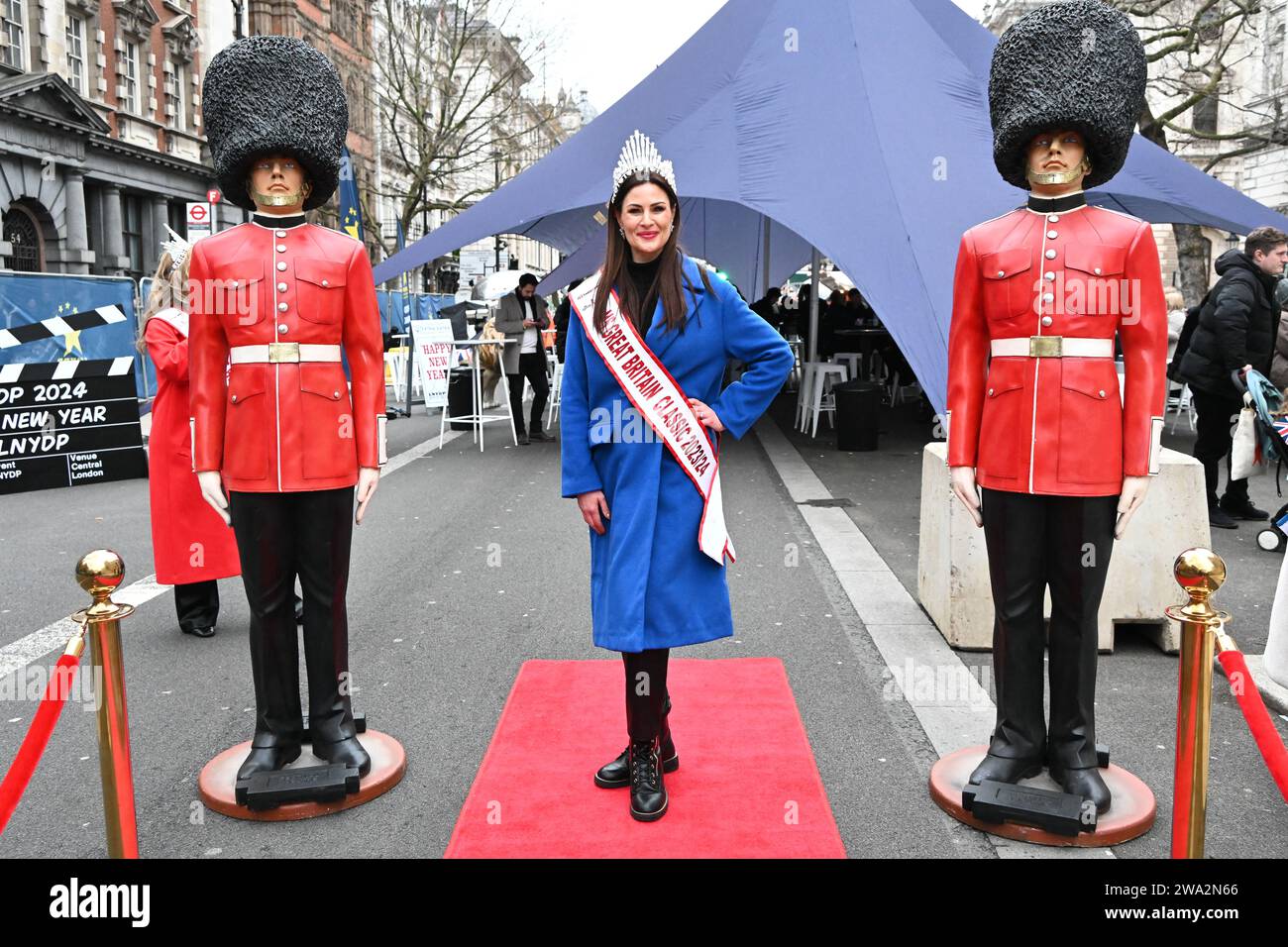 London, Großbritannien. Januar 2024. Gina Broadhurst von Frau Great Britain Classic 2023/24 nimmt an der jährlichen Neujahrsparade in london Teil, bei der Hunderte von Wagen im Zentrum londons, Großbritannien, teilnehmen. Quelle: Siehe Li/Picture Capital/Alamy Live News Stockfoto