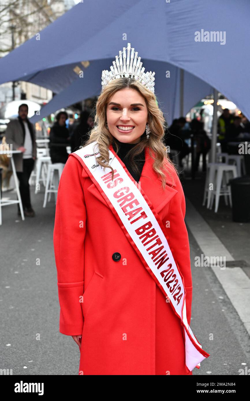 London, Großbritannien. Januar 2024. Larissa Palmer Hirst, Frau Great Britain 2023/24 nehmen an der jährlichen Neujahrsparade in london Teil, an der Hunderte von Wagen teilnehmen. Quelle: Siehe Li/Picture Capital/Alamy Live News Stockfoto