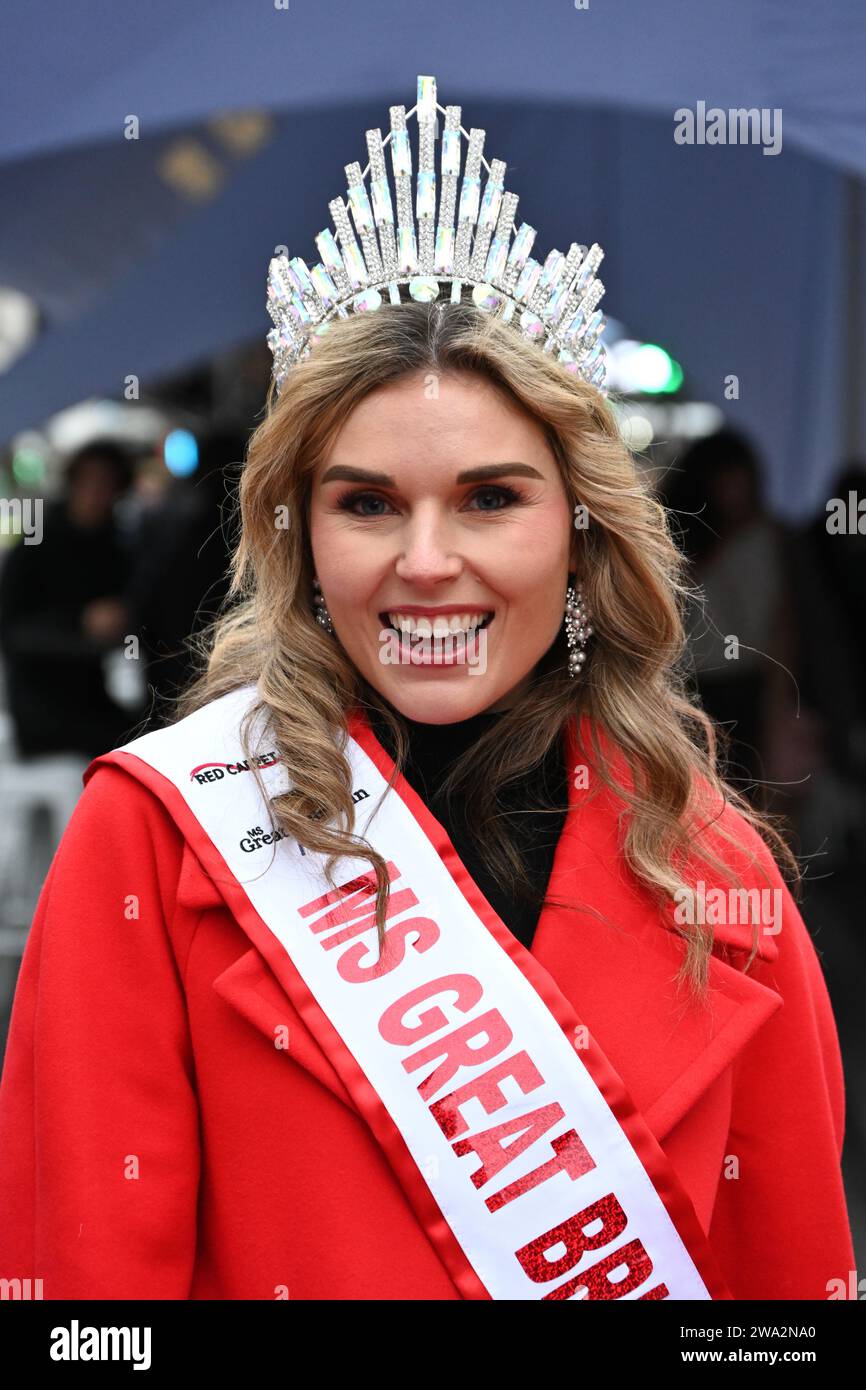 London, Großbritannien. Januar 2024. Larissa Palmer Hirst, Frau Great Britain 2023/24 nehmen an der jährlichen Neujahrsparade in london Teil, an der Hunderte von Wagen teilnehmen. Quelle: Siehe Li/Picture Capital/Alamy Live News Stockfoto