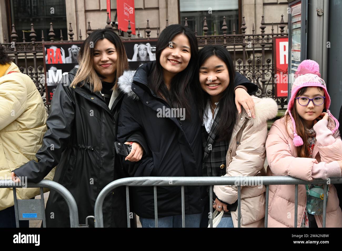 London, Großbritannien. Januar 2024. Londons jährliche Neujahrsparade mit Hunderten von Wagen im Zentrum von london, Großbritannien. Quelle: Siehe Li/Picture Capital/Alamy Live News Stockfoto