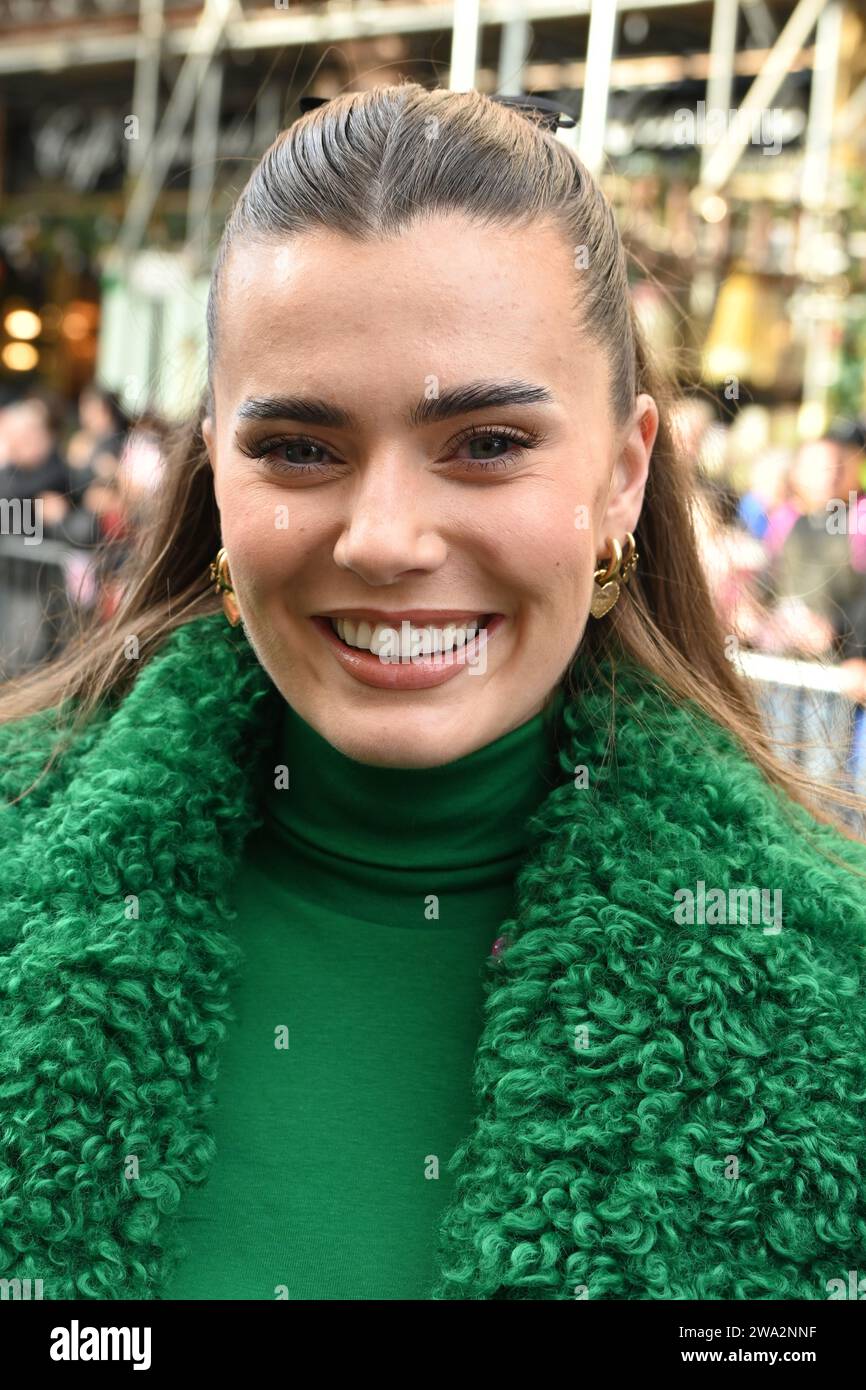 London, Großbritannien. Januar 2024. Rachael O'Connor - Duran Duran tritt bei der jährlichen Neujahrsparade in london auf, bei der Hunderte von Wagen im Zentrum londons, Großbritannien, stattfinden. Quelle: Siehe Li/Picture Capital/Alamy Live News Stockfoto