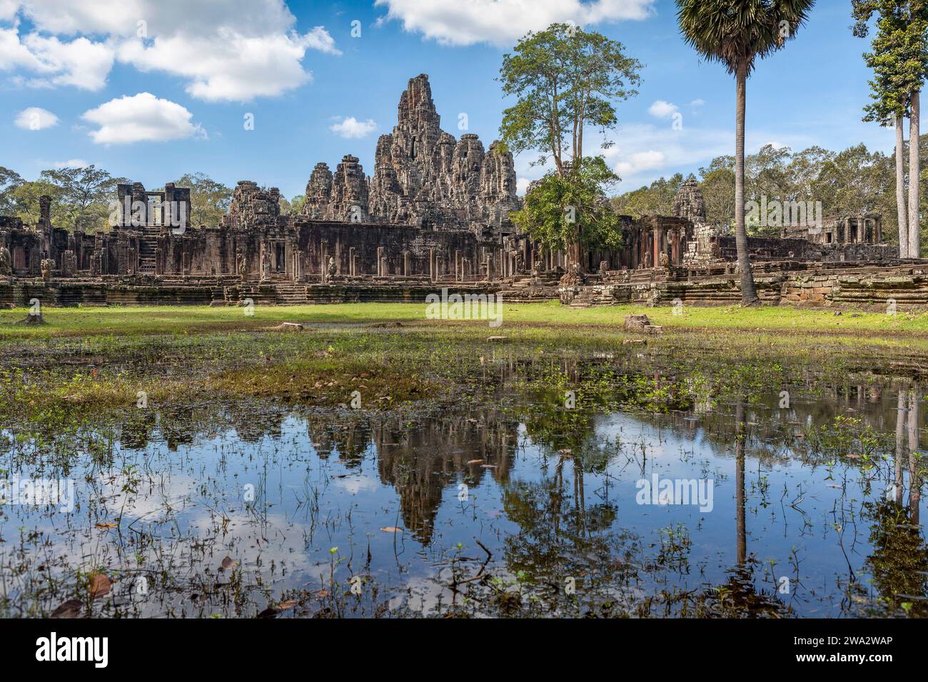 Der Bayon, mit geschnitzten Gesichtern auf den Türmen, Angkor Thom, Kambodscha Stockfoto
