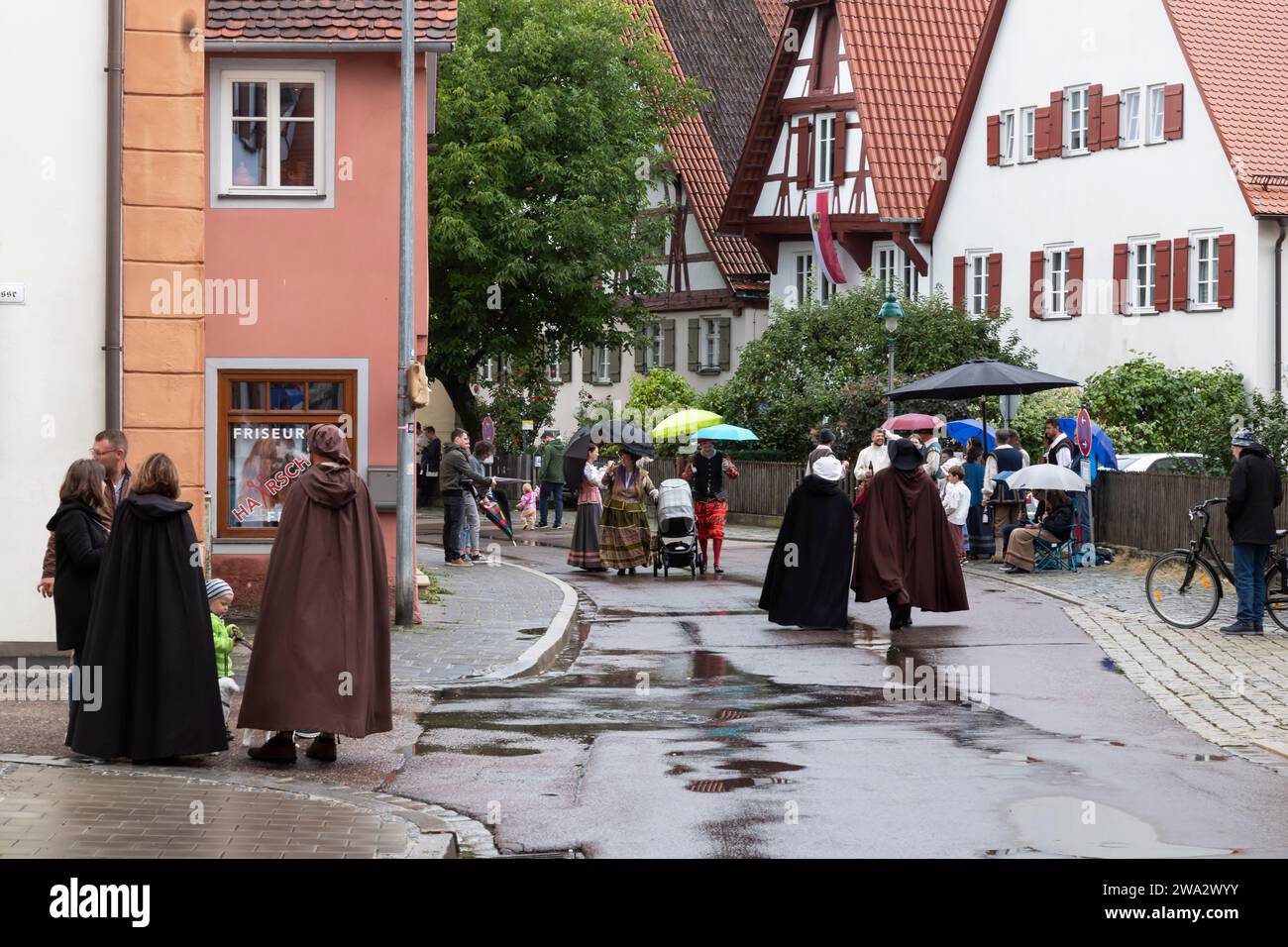 Historisches Stadtmauerfest in der mittelalterlichen Stadt Nördlingen. Stockfoto