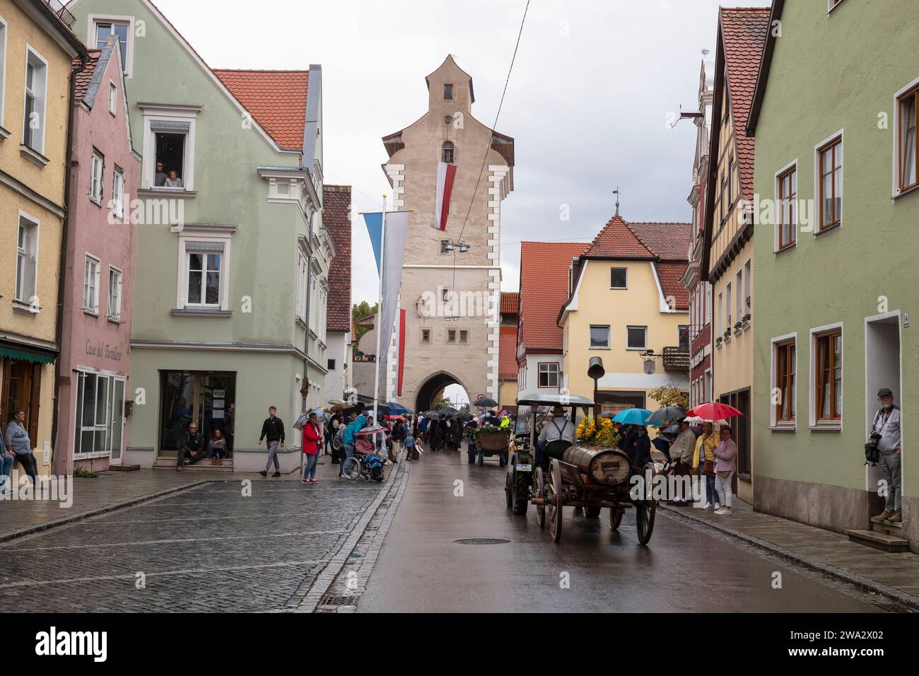 Historisches Stadtmauerfest in der mittelalterlichen Stadt Nördlingen. Stockfoto