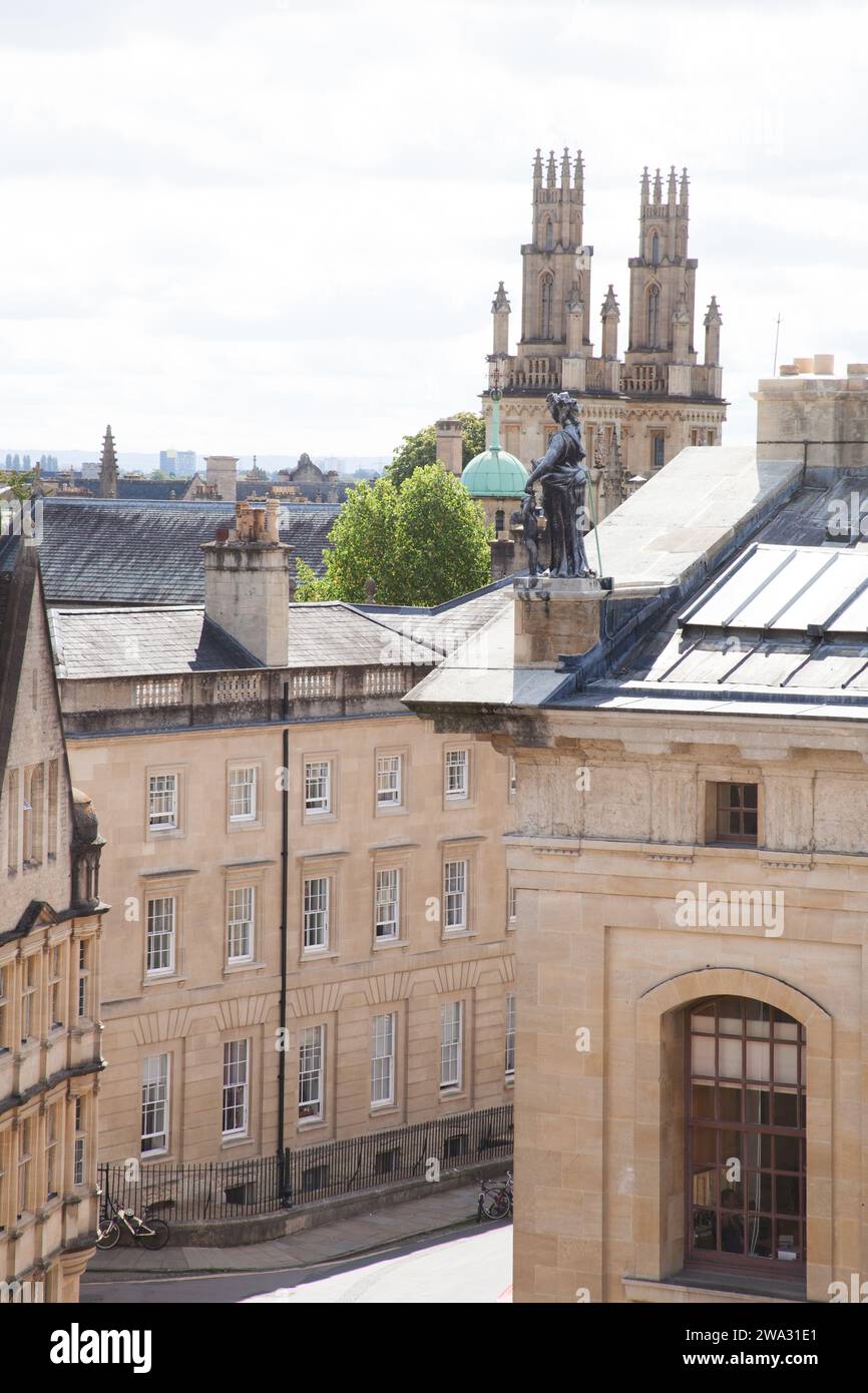 Blick auf die Dächer von Oxford von der Broad Street in Großbritannien Stockfoto