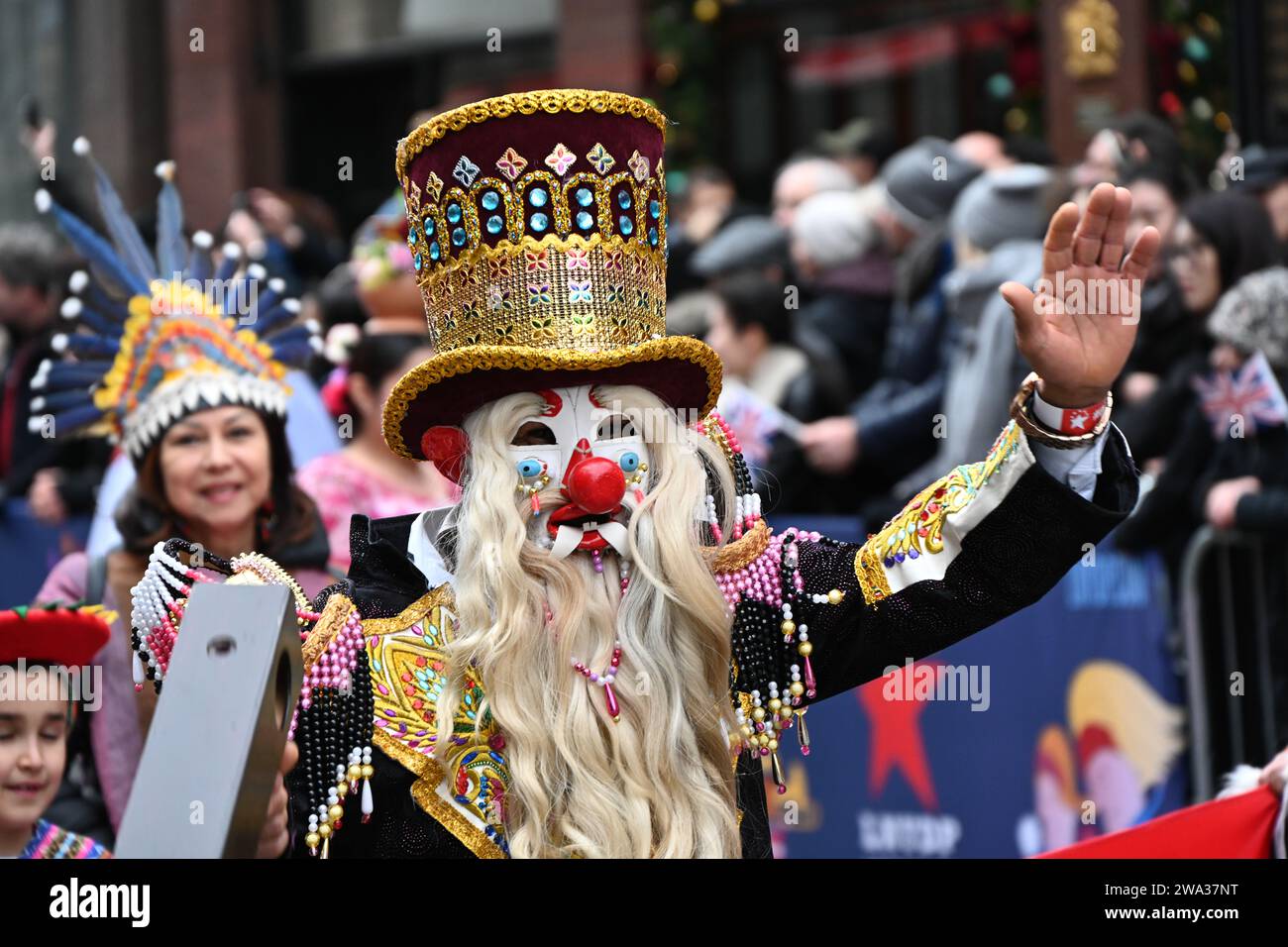 London, Großbritannien. Januar 2024. Londons jährliche Neujahrsparade mit Hunderten von Wagen im Zentrum von london, Großbritannien. Quelle: Siehe Li/Picture Capital/Alamy Live News Stockfoto