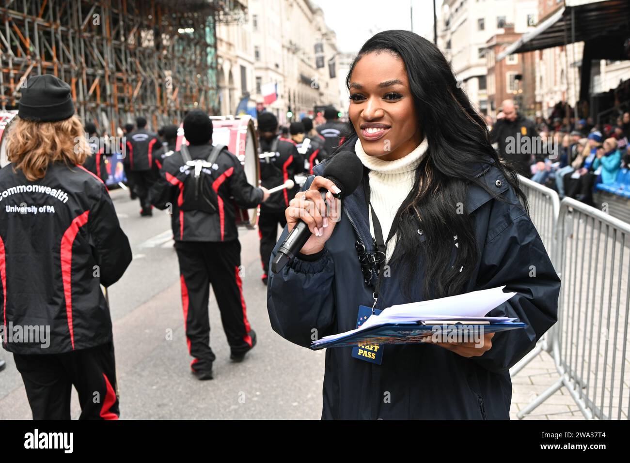 London, Großbritannien. Januar 2024. Londons jährliche Neujahrsparade mit Hunderten von Wagen im Zentrum von london, Großbritannien. Quelle: Siehe Li/Picture Capital/Alamy Live News Stockfoto