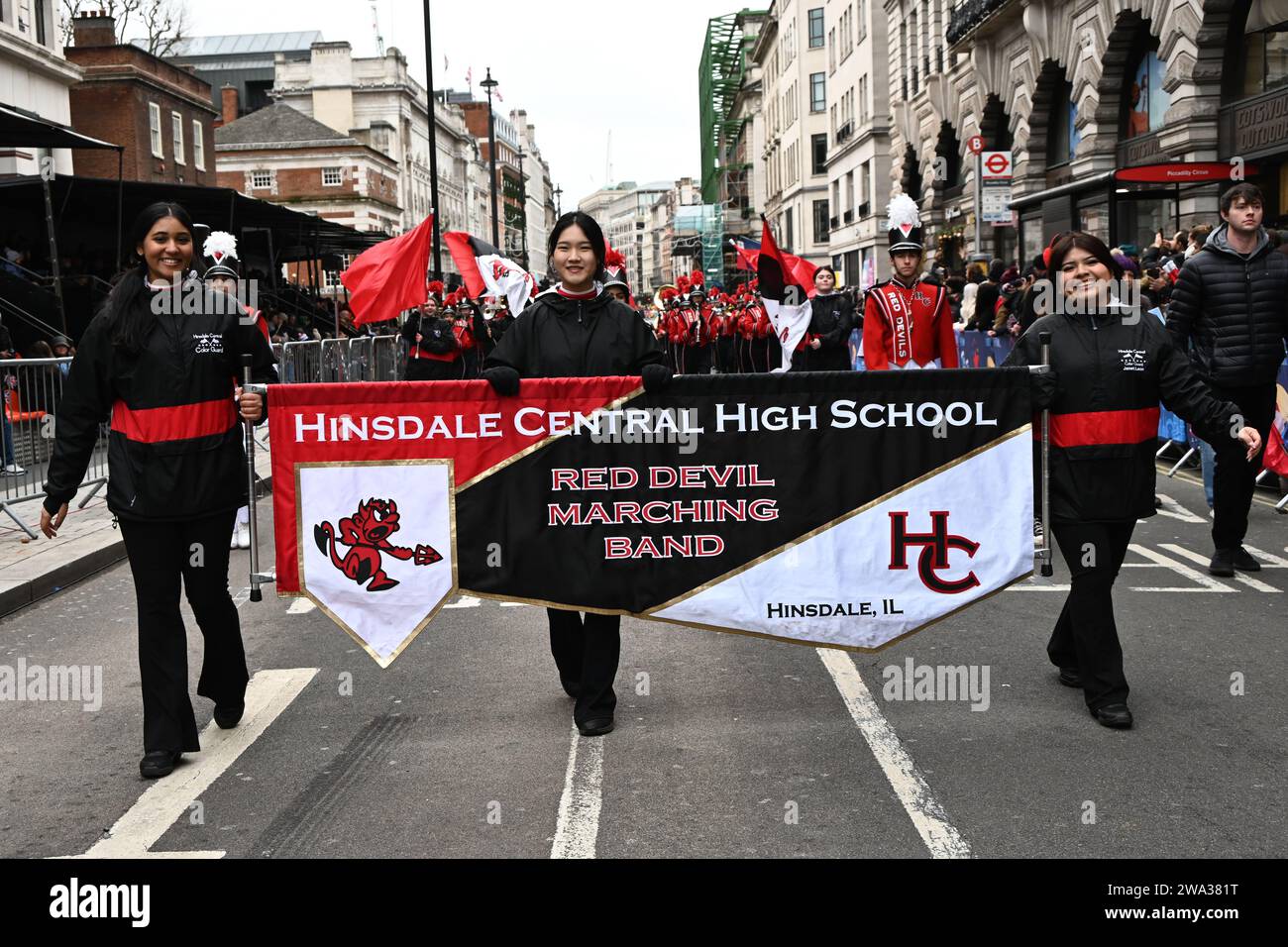 London, Großbritannien. Januar 2024. Londons jährliche Neujahrsparade mit Hunderten von Wagen im Zentrum von london, Großbritannien. Quelle: Siehe Li/Picture Capital/Alamy Live News Stockfoto