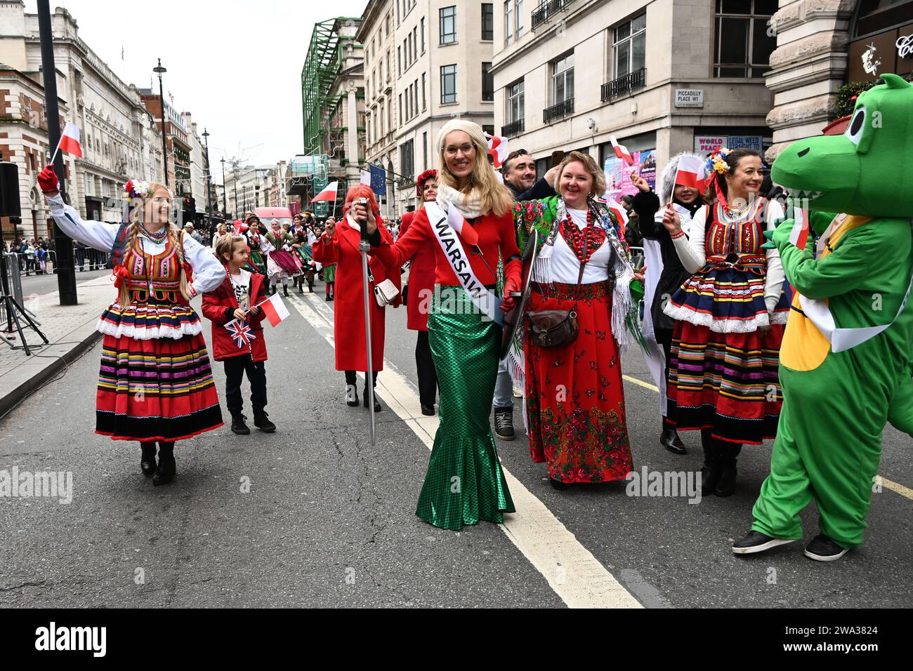 London, Großbritannien. Januar 2024. Londons jährliche Neujahrsparade mit Hunderten von Wagen im Zentrum von london, Großbritannien. Quelle: Siehe Li/Picture Capital/Alamy Live News Stockfoto