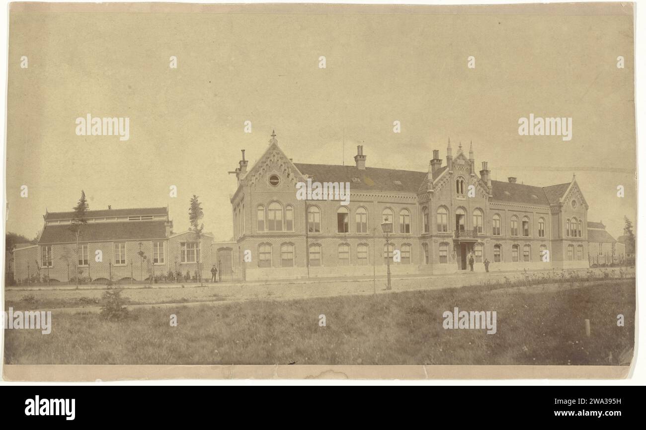 Alte Gemeinde des Krankenhauses in Dordrecht, 1885 Foto Niederlande Papier Albumen Druck außen  Darstellung eines Gebäudes. Krankenhaus Dordrecht Stockfoto