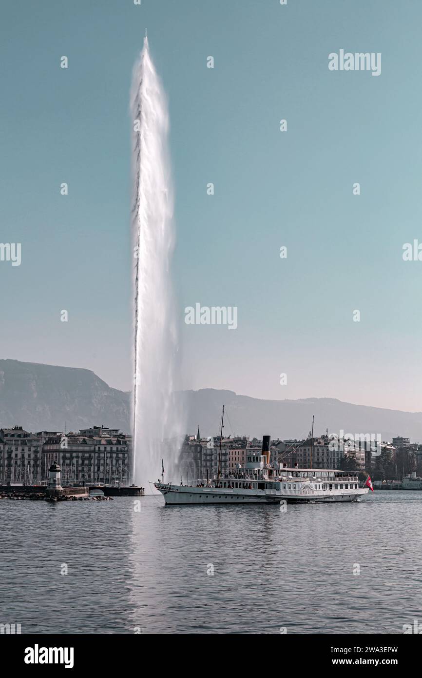 Genf, Schweiz - 25. März 2022: Der Jet d'Eau ist ein großer Brunnen in Genf, Schweiz und eines der berühmtesten Wahrzeichen der Stadt. Stockfoto