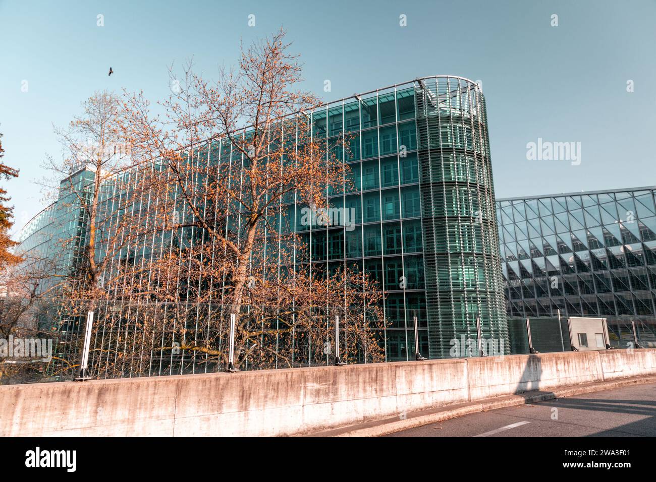 Genf, Schweiz - 25. März 2022: Gebäude der Weltorganisation für Meteorologie in Genf, Schweiz. Stockfoto Genf, Schweiz - 25. März 2022: Gebäude der Weltorganisation für Meteorologie in Genf, Schweiz. Stockfoto