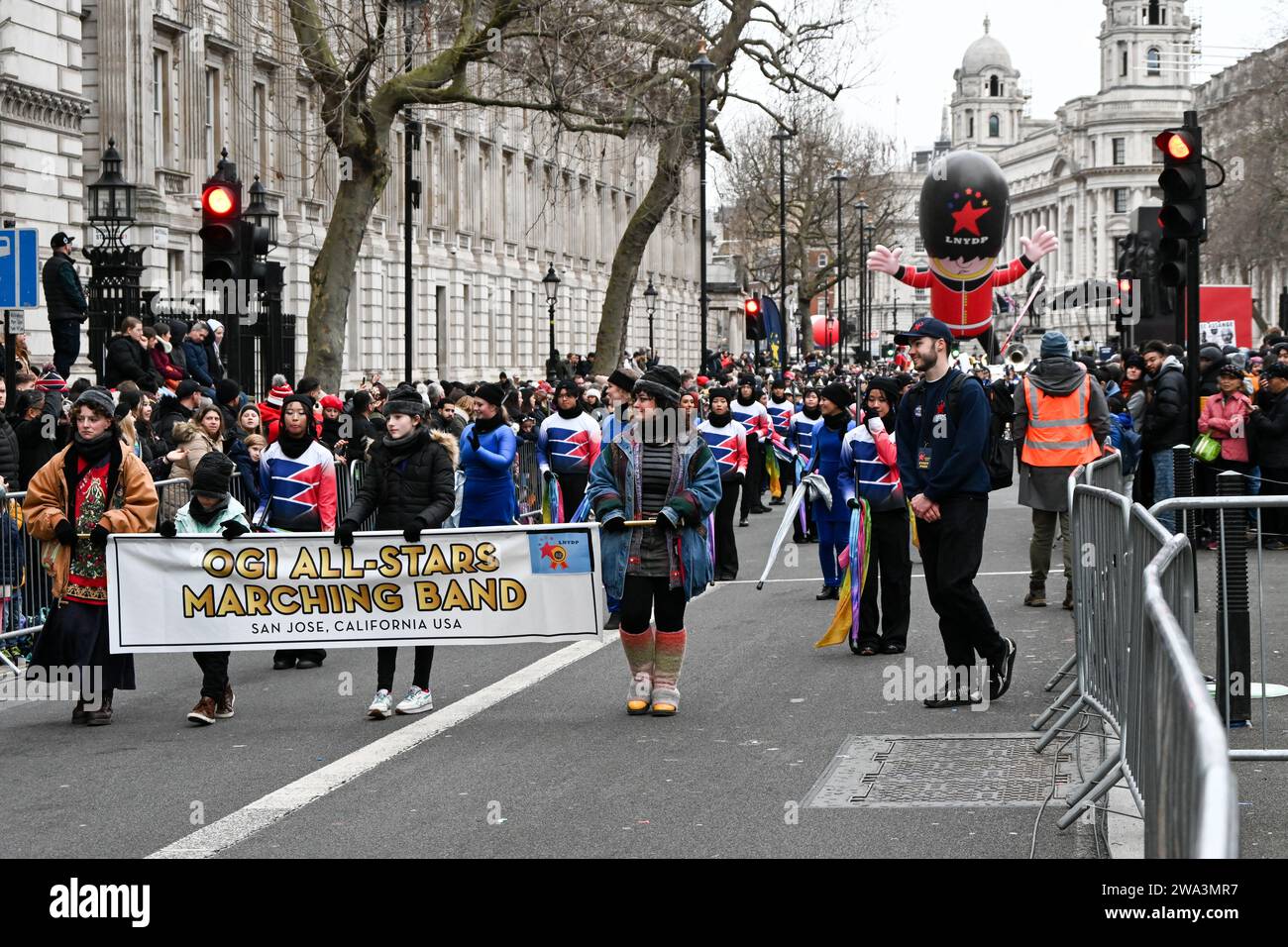 London, Großbritannien. Januar 2024. Londons jährliche Neujahrsparade mit Hunderten von Wagen im Zentrum von london, Großbritannien. Quelle: Siehe Li/Picture Capital/Alamy Live News Stockfoto