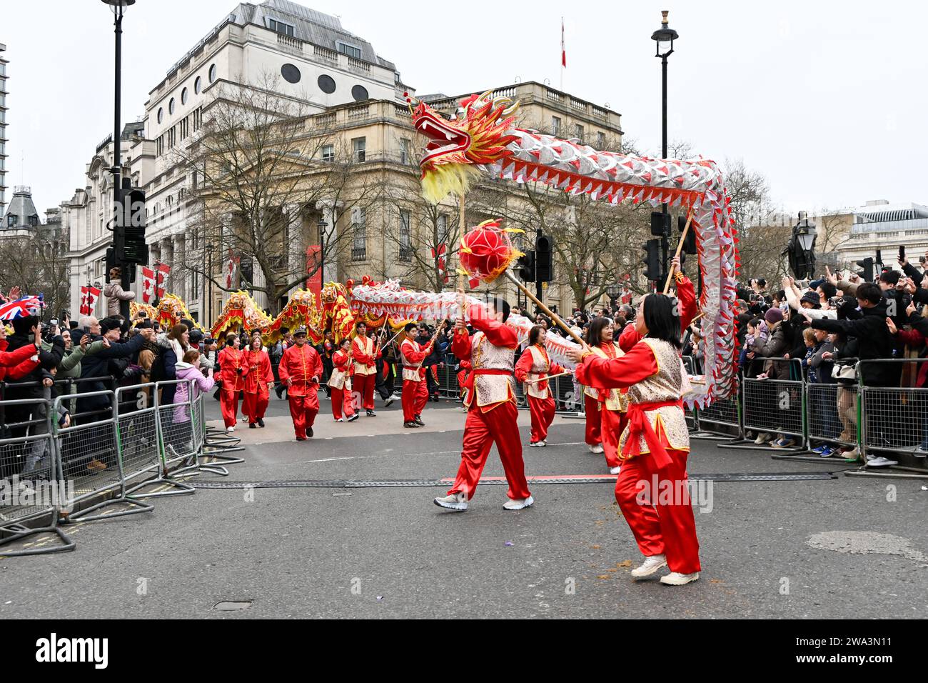 London, Großbritannien. Januar 2024. Londons jährliche Neujahrsparade mit Hunderten von Wagen im Zentrum von london, Großbritannien. Quelle: Siehe Li/Picture Capital/Alamy Live News Stockfoto