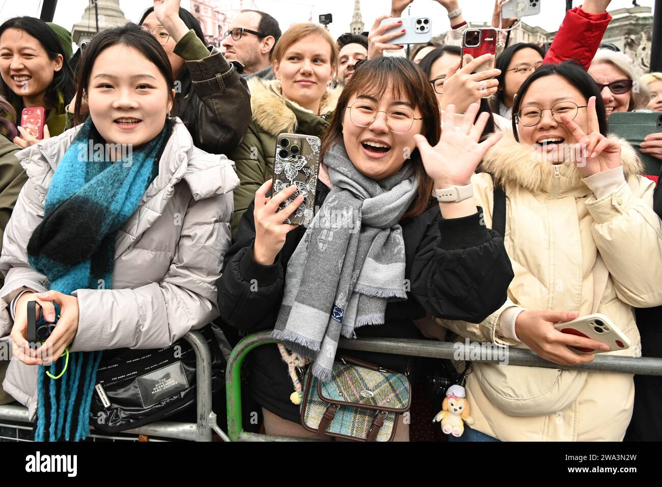 London, Großbritannien. Januar 2024. Londons jährliche Neujahrsparade mit Hunderten von Wagen im Zentrum von london, Großbritannien. Quelle: Siehe Li/Picture Capital/Alamy Live News Stockfoto