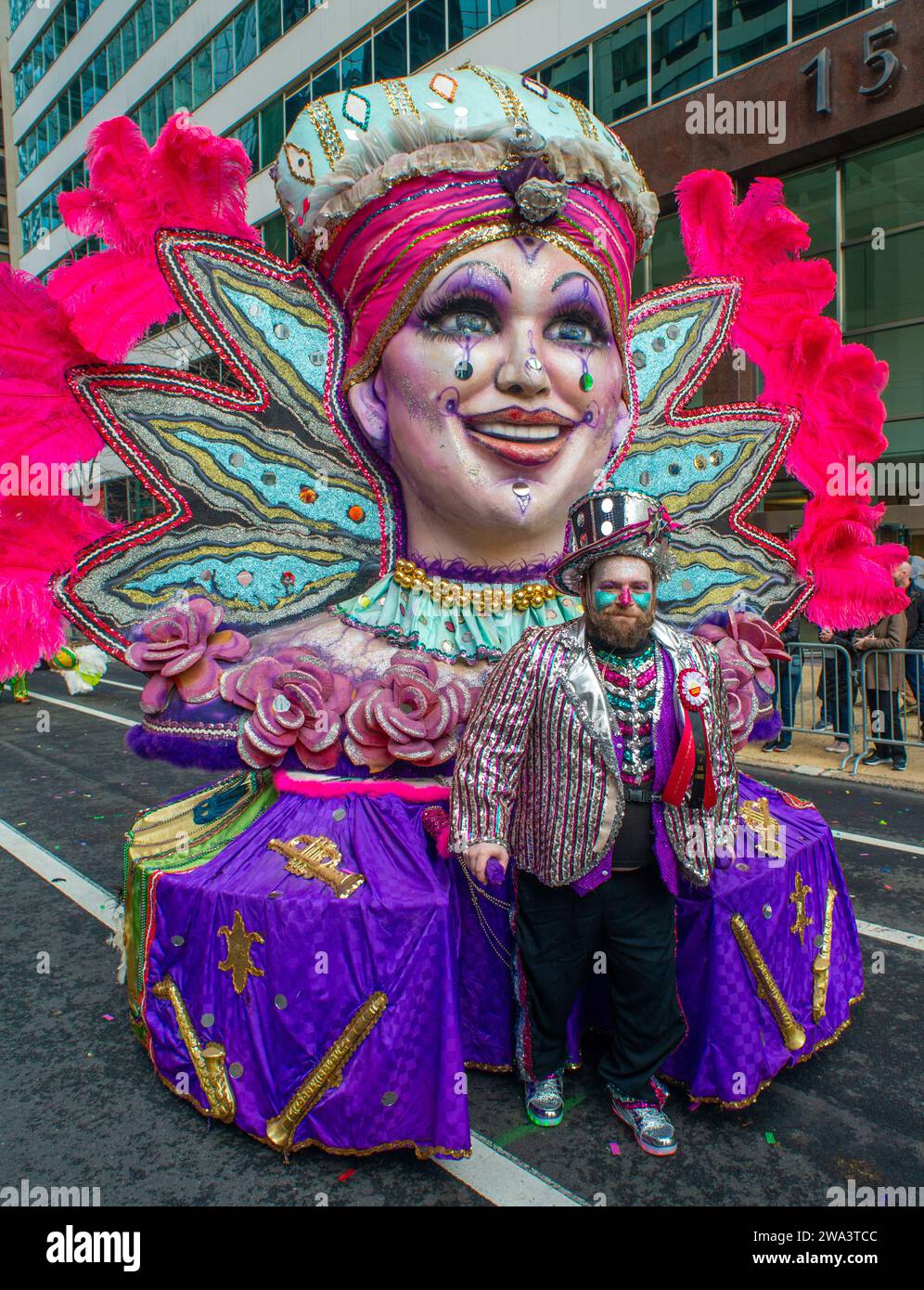 Philadelphia, Usa. Januar 2024. Während der Mummers Parade 2024 am 1. Januar 2024 in der Broad Street in Philadelphia, Pennsylvania, treten die Gruppen auf. William Thomas Cain/Alamy Live News Stockfoto