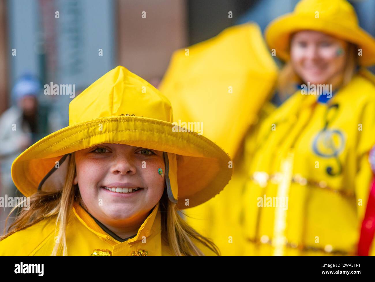 Philadelphia, Usa. Januar 2024. Während der Mummers Parade 2024 am 1. Januar 2024 in der Broad Street in Philadelphia, Pennsylvania, treten die Gruppen auf. William Thomas Cain/Alamy Live News Stockfoto