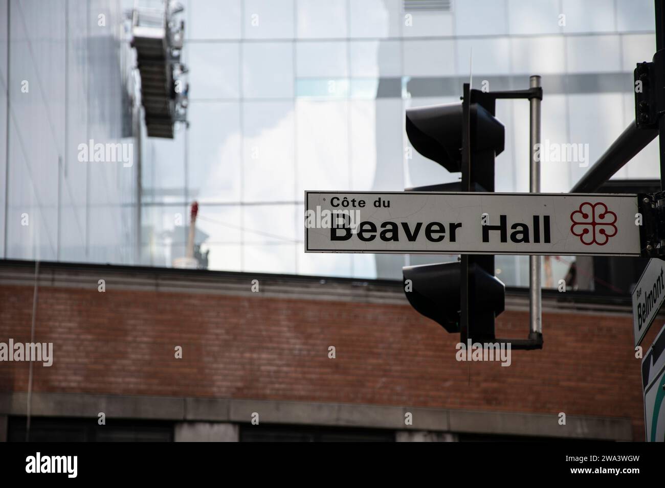 Beaver Hall und Belmont Straßenschilder in der Innenstadt von Montreal, Quebec, Kanada Stockfoto