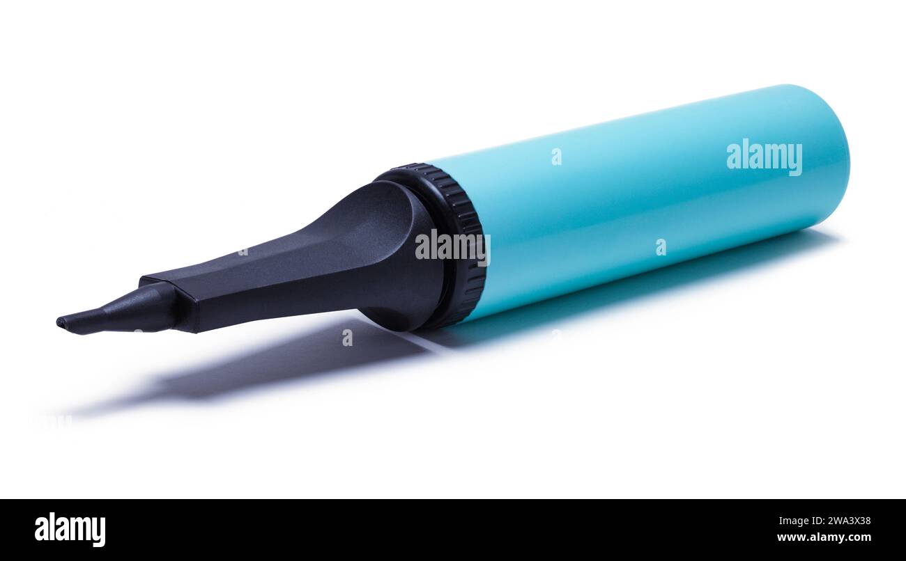 Blaue Luftpumpe, Ausschnitt auf weiß. Stockfoto