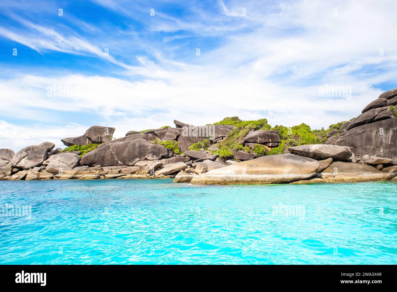 Wunderschöne Landschaft der Similan Inseln in Thailand - die berühmtesten Inseln mit Blick auf das Paradies und Schnorchel- und Tauchplätzen Stockfoto