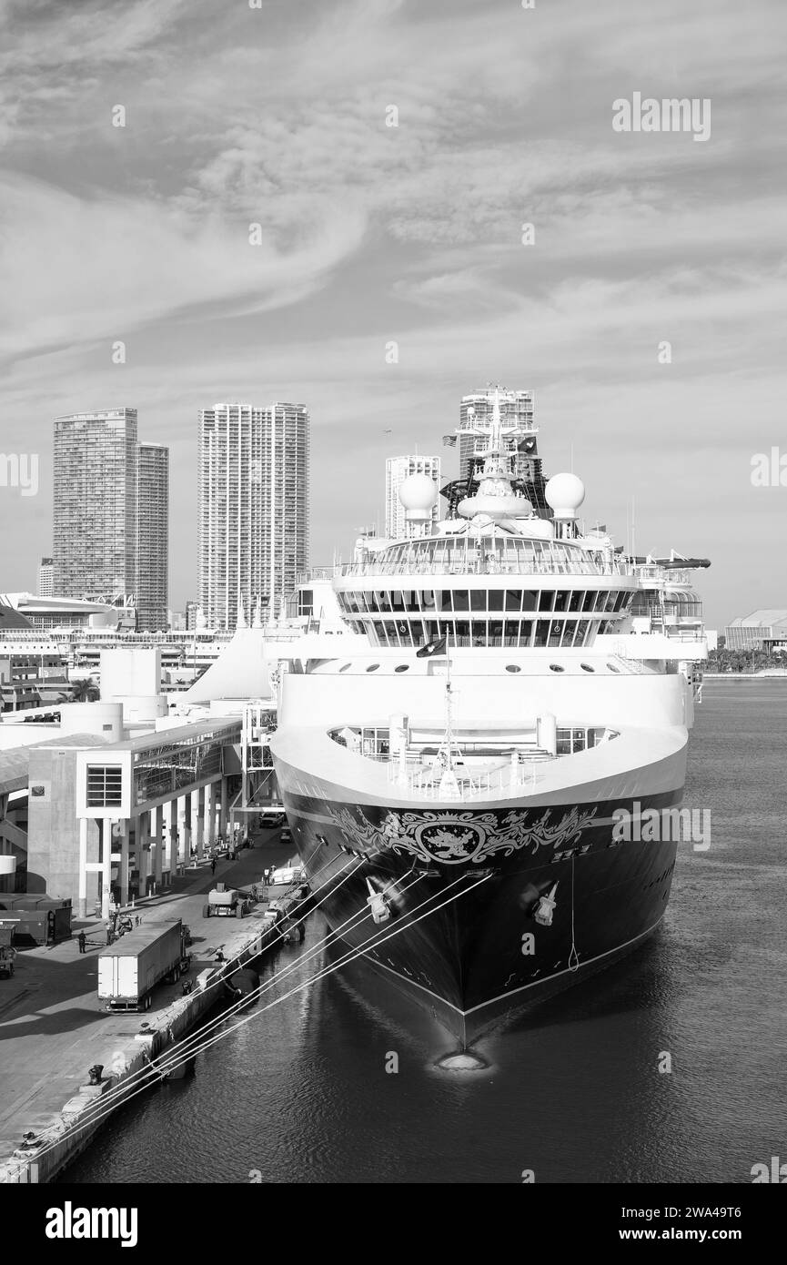 Miami, Florida, USA - 20. Januar 2016: Disney Cruise Line Schiff für Sommertour Stockfoto