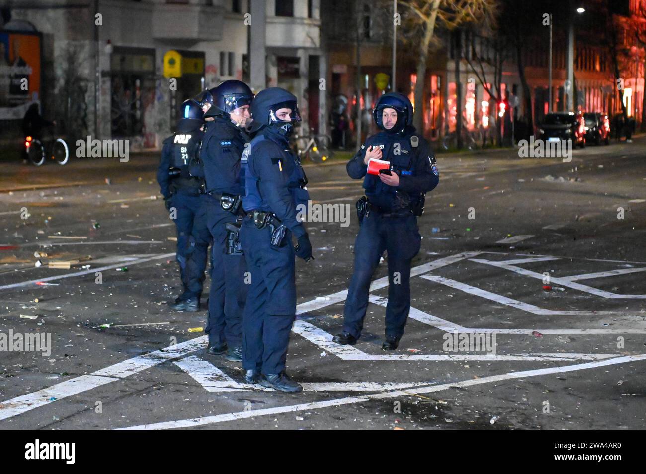 Leipzig - Ausschreitungen an Silvester in Connewitz: Vermummte ...