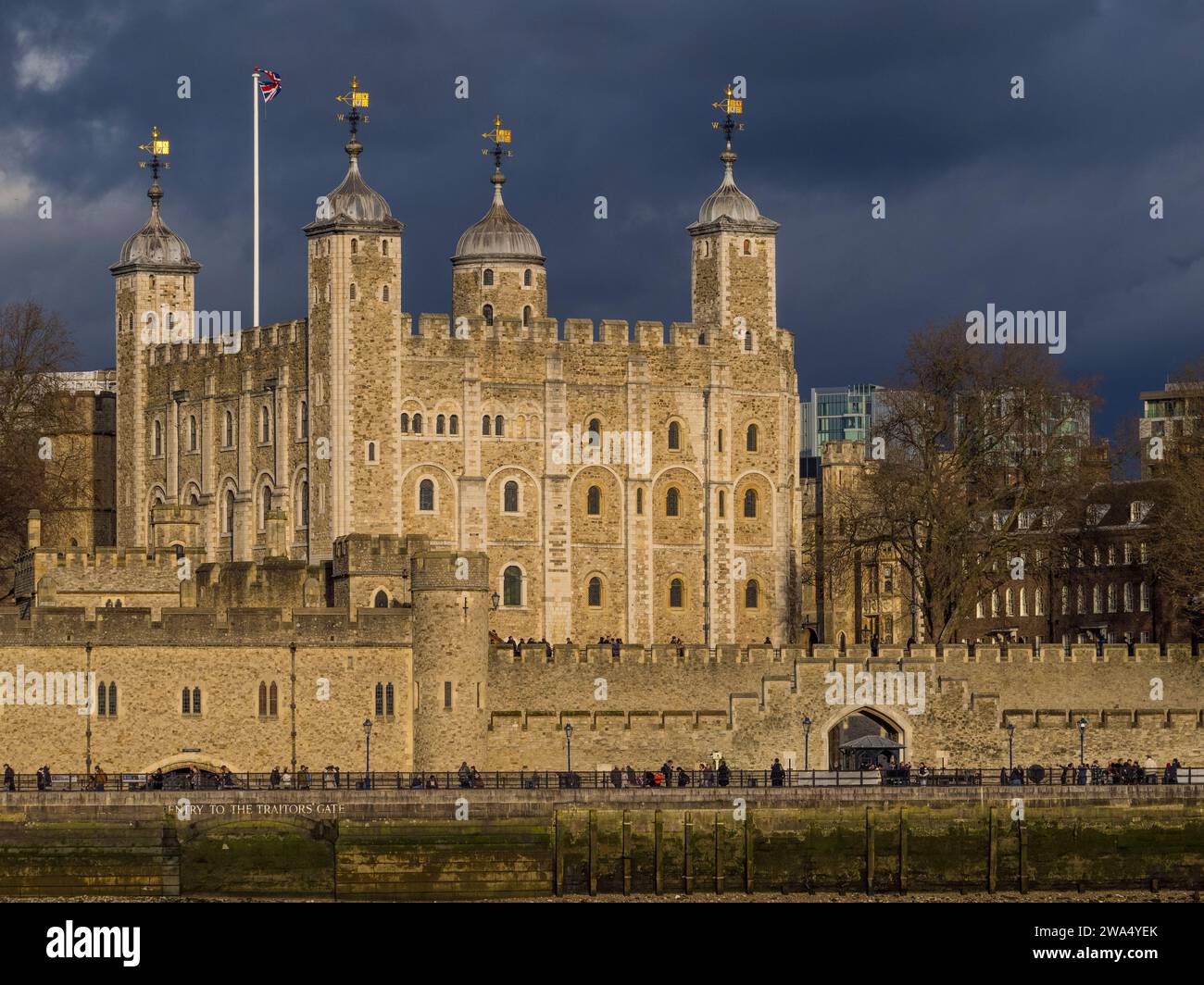 Der White Tower, der Tower of London, Historic Castle, am Ufer der Themse, London, England, Großbritannien, GB. Stockfoto
