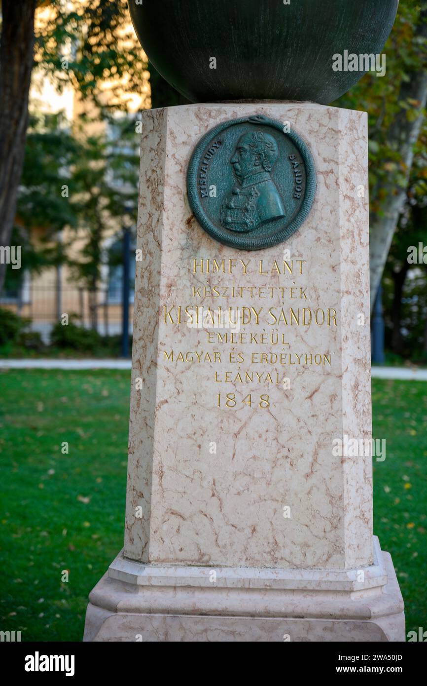 Himfy Lant (Himfs Liebe) von Kisfaludy Sandor ungarischer Lyriker auf dem Gelände rund um das Ungarische Nationalmuseum Budapest, Ungarn Stockfoto