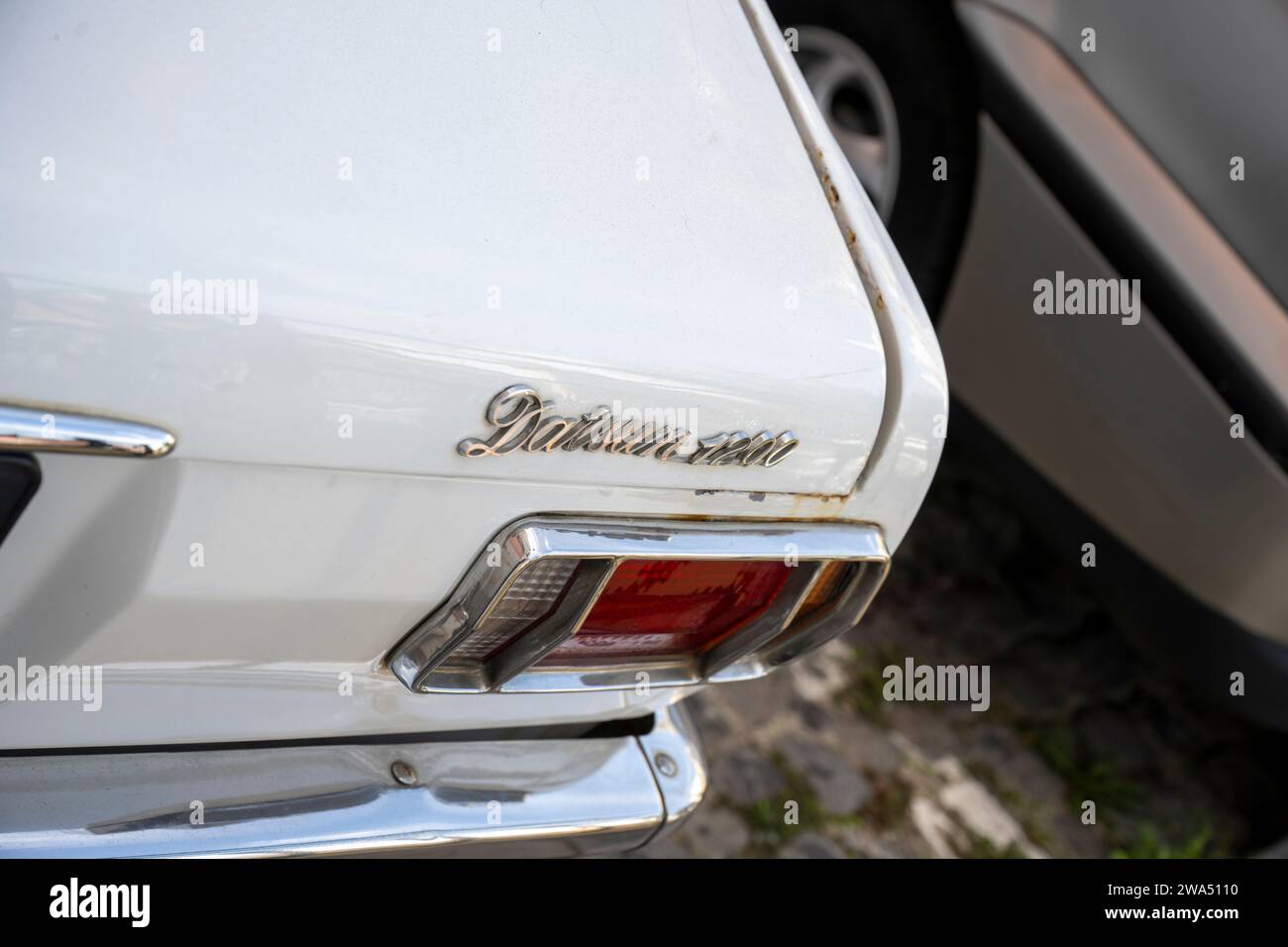 Der Datsun 1200 wurde von Nissan Motor Co., Ltd. Hergestellt In Japan war er als Datsun Sunny 1200 bekannt. Es wurde in Japan 1970–1972, Nordamerika in verkauft Stockfoto