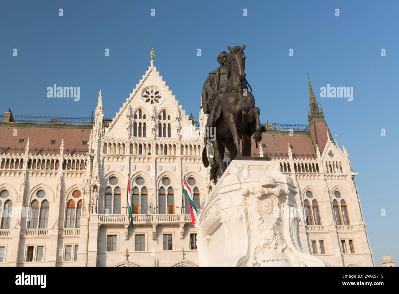 Ungarn, Budapest, Statue des Grafen Gyula Andrassy, Parlamentsplatz. Stockfoto