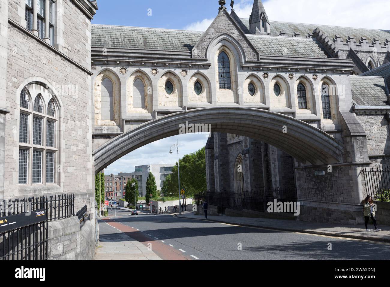 Irland, Dublin, die Brücke an der Christ Church Cathedral. Stockfoto