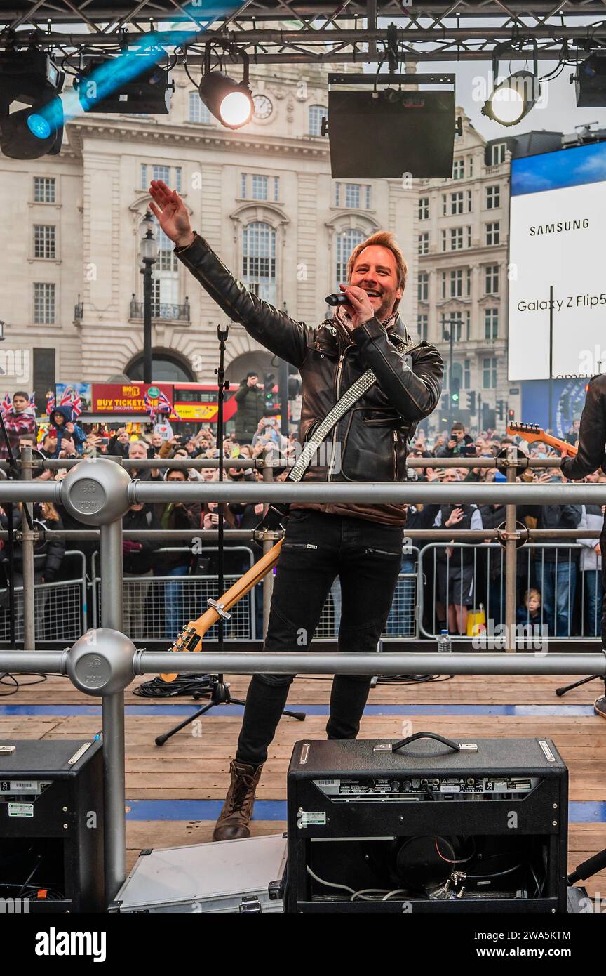 London, Großbritannien. Januar 2024. Chesney Hawkes - die Londoner Neujahrsparade ist der Beginn des neuen Jahres 2024. Guy Bell/Alamy Live News Stockfoto