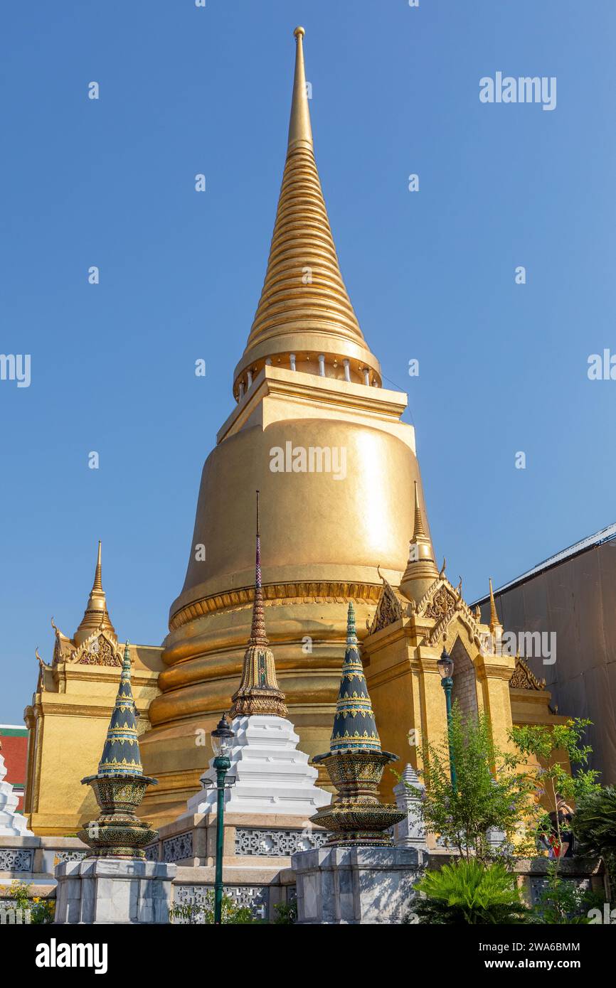 Der Grand Palace ist ein Komplex von Gebäuden im Herzen von Bangkok, Thailand. Der Palast hat die offizielle Residenz der Könige von Siam (lat. Stockfoto