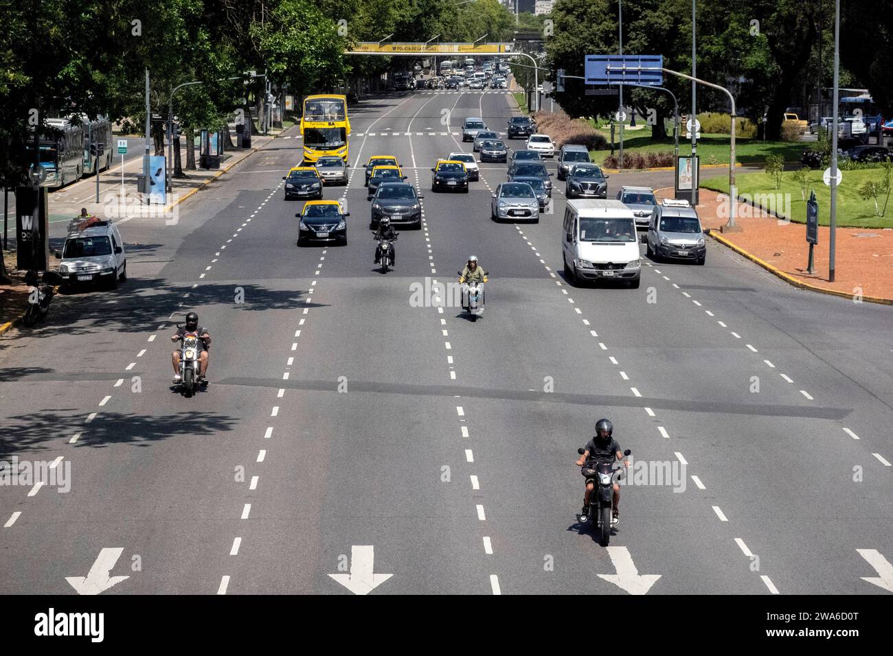 Autoverkehr auf der Avenida Figueroa Alcorta, Buenos Aires, Argentinien Stockfoto
