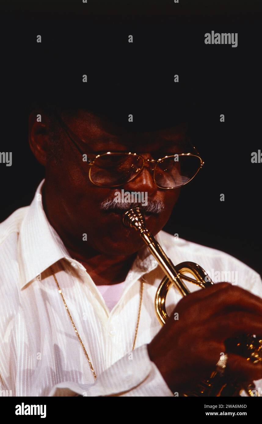 Jazz fest Berlin, Philharmonie, 1987, Clark Terry, amerikanischer Jazz-Trompeter, Flügelhornspieler. Jazz fest Berlin, Philharmonie, 1987, Clark Terry, amerikanischer Jazz-Trompeter, Flugelhornspieler. Stockfoto