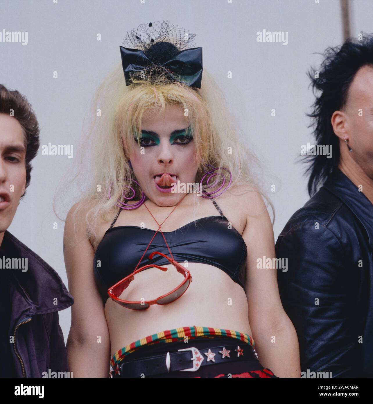 Nina Hagen, deutsche Sängerin, Liedermacherin, alias, Godmother of Punk, Hochformat, 1985. Nina Hagen, deutsche Singer-Songwriterin, auch bekannt als Punk-Godmother, Porträt, 1985. Stockfoto