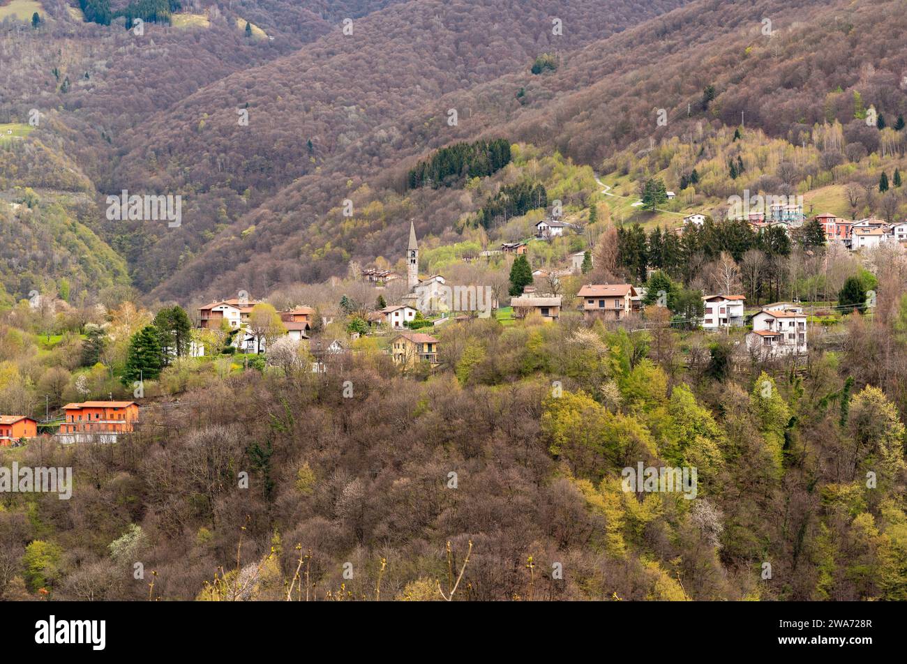 Berglandschaft von Ramponio Verna, Provinz Como, Lombardei, Italien Stockfoto