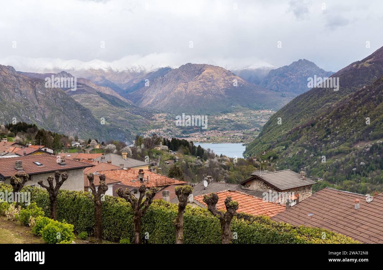 Panoramablick von Ramponio Verna, Provinz Como, Lombardei, Italien Stockfoto