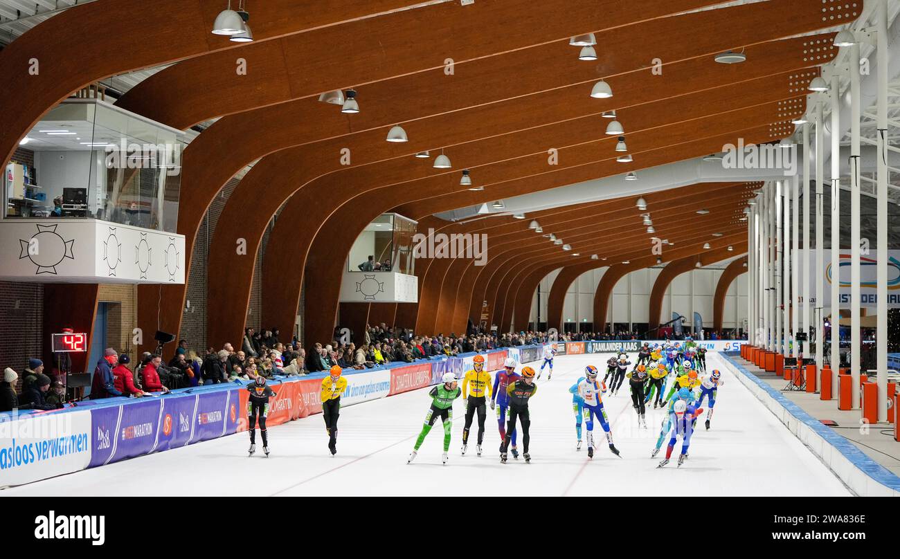 Leeuwarden, Niederlande. Januar 2024. LEEUWARDEN, NIEDERLANDE - 1. JANUAR: Marathonskater beim NK-Marathon in Elfstedenhal am 1. Januar 2024 in Leeuwarden, Niederlande. (Foto von Douwe Bijlsma/Orange Pictures) Credit: Orange Pics BV/Alamy Live News Stockfoto