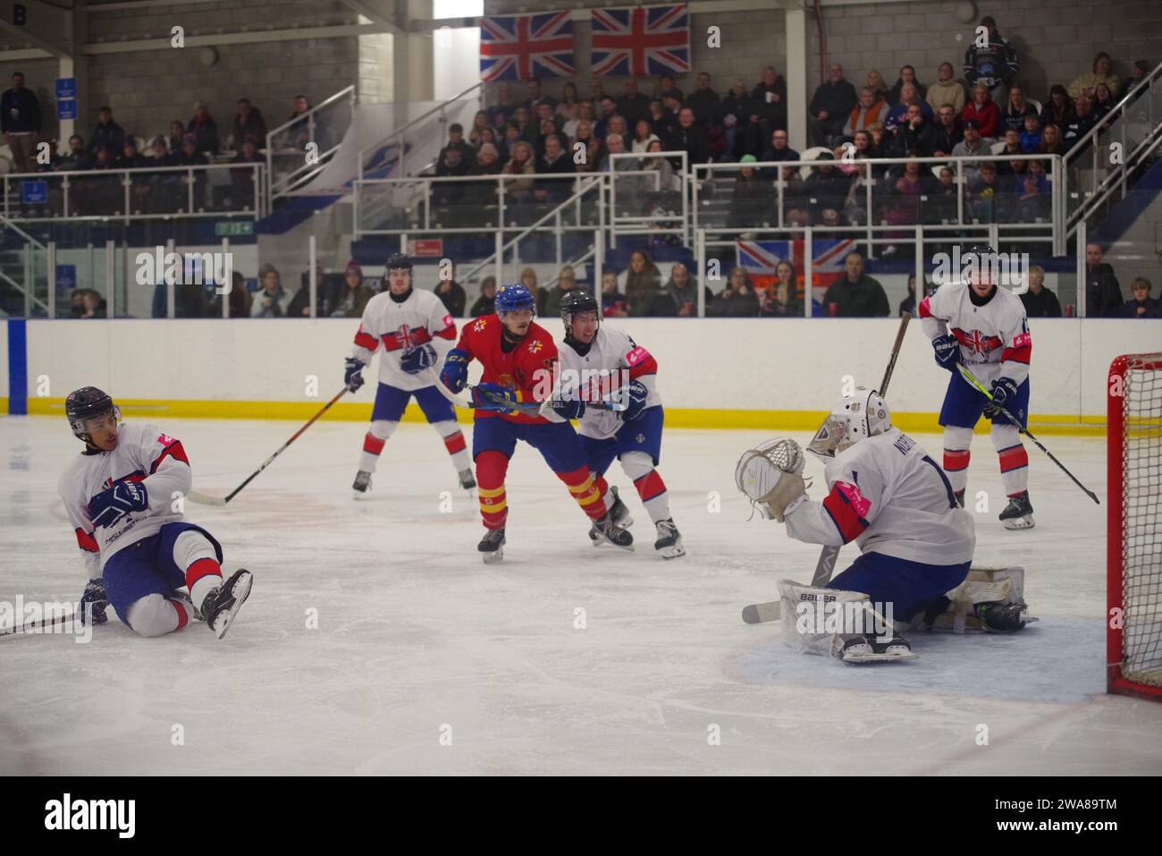 Dumfries, 15. Dezember 2023. Großbritannien verteidigte sich 2024 gegen Spanien bei einem IIHF Eishockey U20 World Championship, Division II, Gruppe A Spiel im Dumfries Ice Bowl. Quelle: Colin Edwards Stockfoto