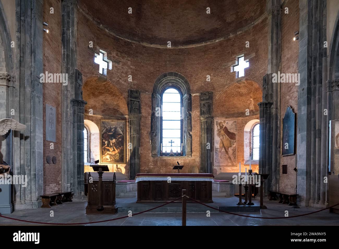 Gemälde in der Sacra di San Michele, einem religiösen Komplex auf dem Berg Pirchiriano, südlich des Val di Susa, Turin Stockfoto