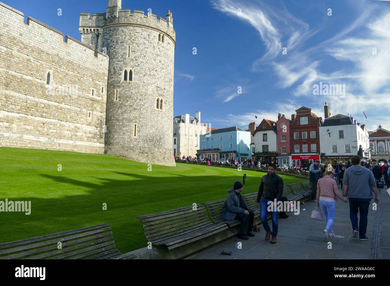 Windsor, England, Vereinigtes Königreich - 25. März 2017: Historische Stadt Windsor in der Nähe der berühmten königlichen Burg Stockfoto