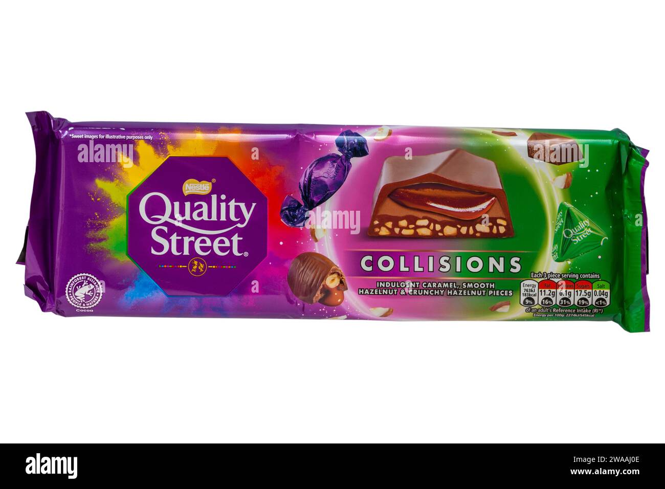 Bar der Quality Street Collisions Schokoladenriegel isoliert auf weißem Hintergrund verwöhnendes Karamell glatte Haselnussstücke und knusprige Haselnussstücke Stockfoto Bar der Quality Street Collisions Schokoladenriegel isoliert auf weißem Hintergrund verwöhnendes Karamell glatte Haselnussstücke und knusprige Haselnussstücke Stockfoto