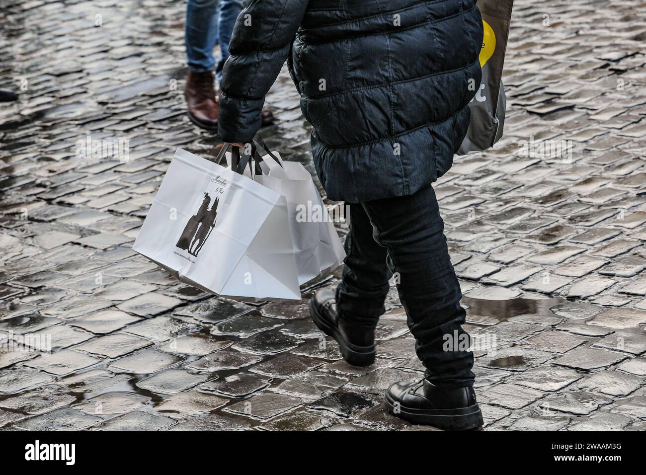 Brüssel, Belgien Januar 2024. Die Abbildung zeigt den offiziellen Beginn der Winterverkäufe am Mittwoch, den 03. Januar 2024 in Brüssel. BELGA FOTO BRUNO FAHY Credit: Belga News Agency/Alamy Live News Stockfoto